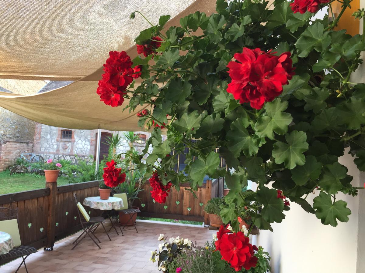 Hotel Levendula Porta és Pajtaszínház Orfű Esterno foto